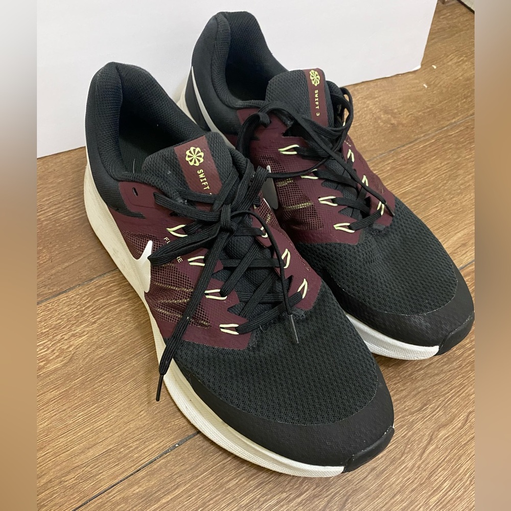 Nike Swift 3 Women's Running Shoes Size 14